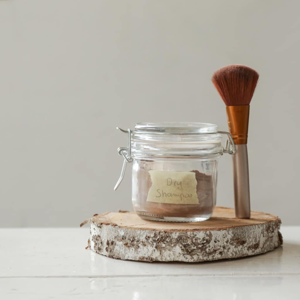 jar of organic non-toxic chemicals free dry shampoo