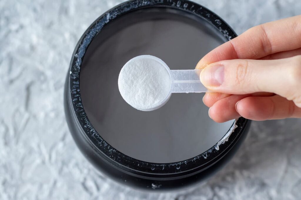 a scoop of creatine